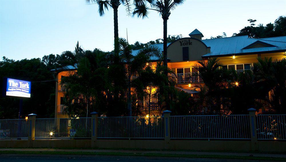 The York Beachfront Holiday Apartments Yorkeys Knob Exterior foto